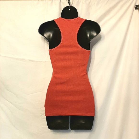 BUNDLE 🛍 deal 🥳GUESS - FREE MOSSIMO.. tank tops 🛍 - Picture 5 of 5